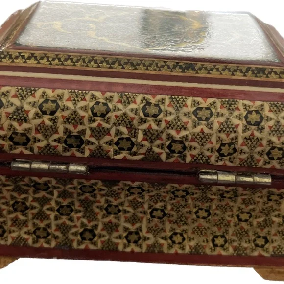 Hand Painted Box - Picture 4 of 5